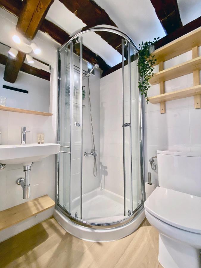 Charming Gran Via Attic Apartment *